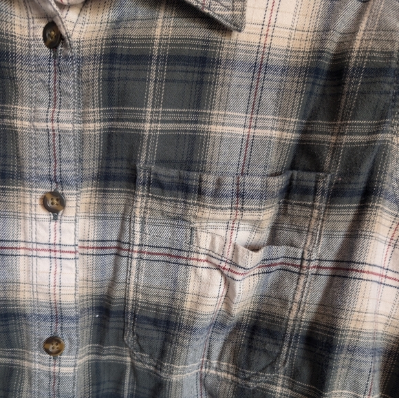 Carhartt women's flannel XL - Picture 5 of 8